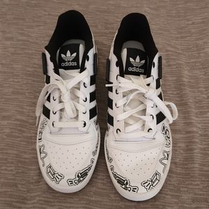 ADIDAS Forum Low GW 4921 (Sz 9)